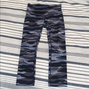 Lululemon athletica blue camo croped leggings
